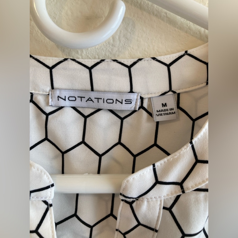 Notations White and Black Hexagon Print Button-Down Blouse Size M - Picture 2 of 9